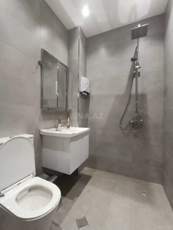 Satılır obyekt 200 m²