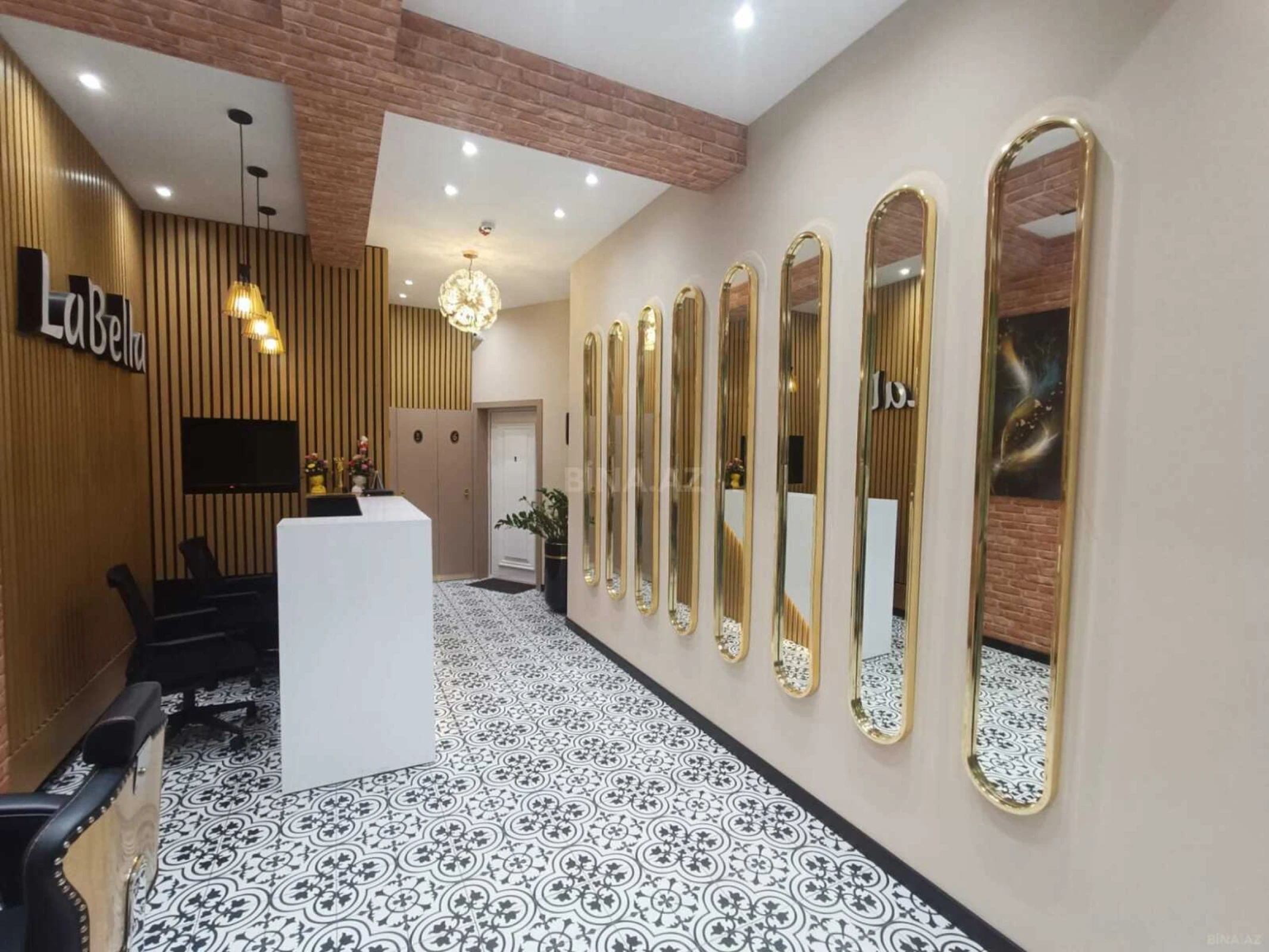 Satılır obyekt 200 m²