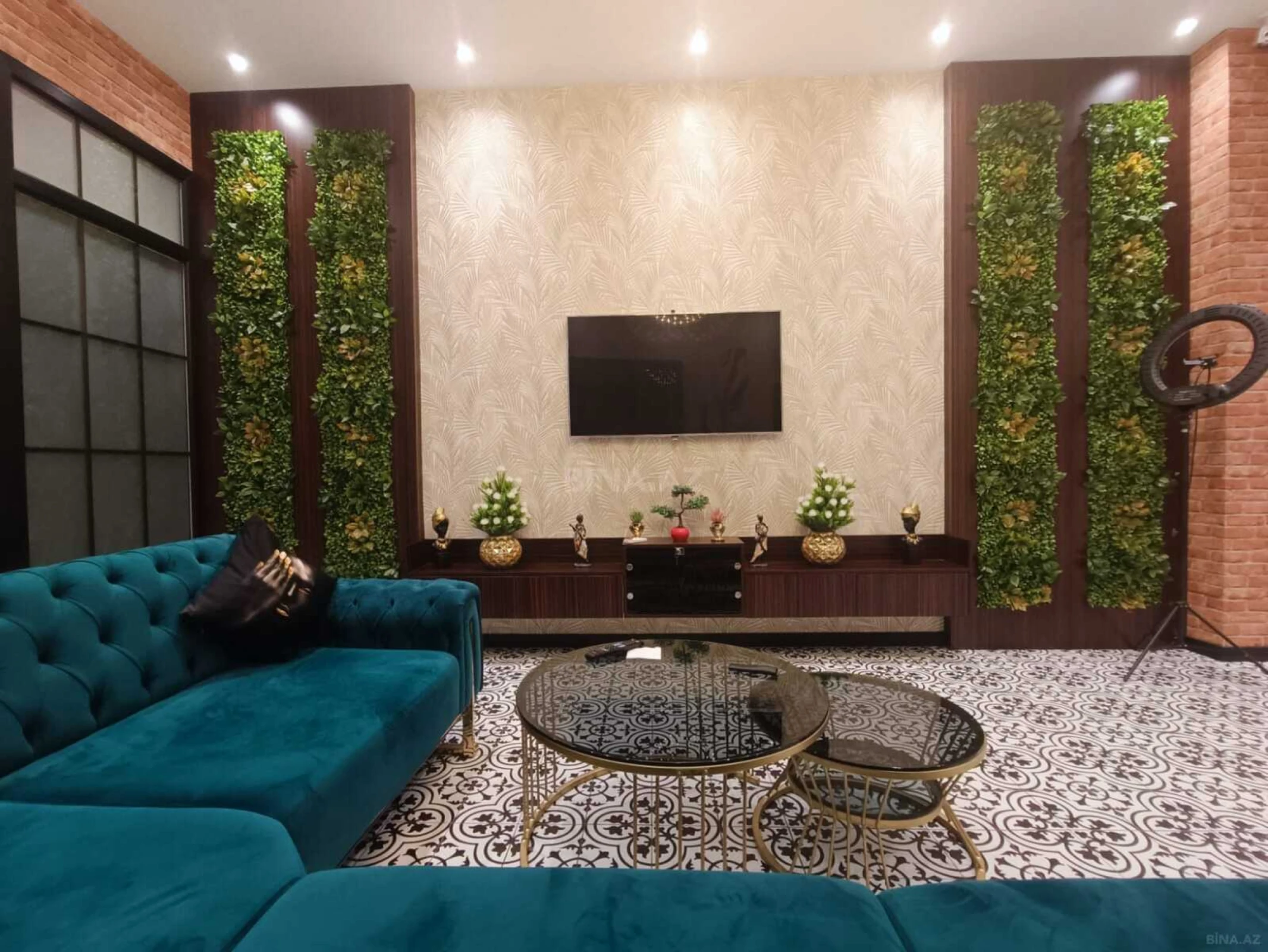 Satılır obyekt 200 m²