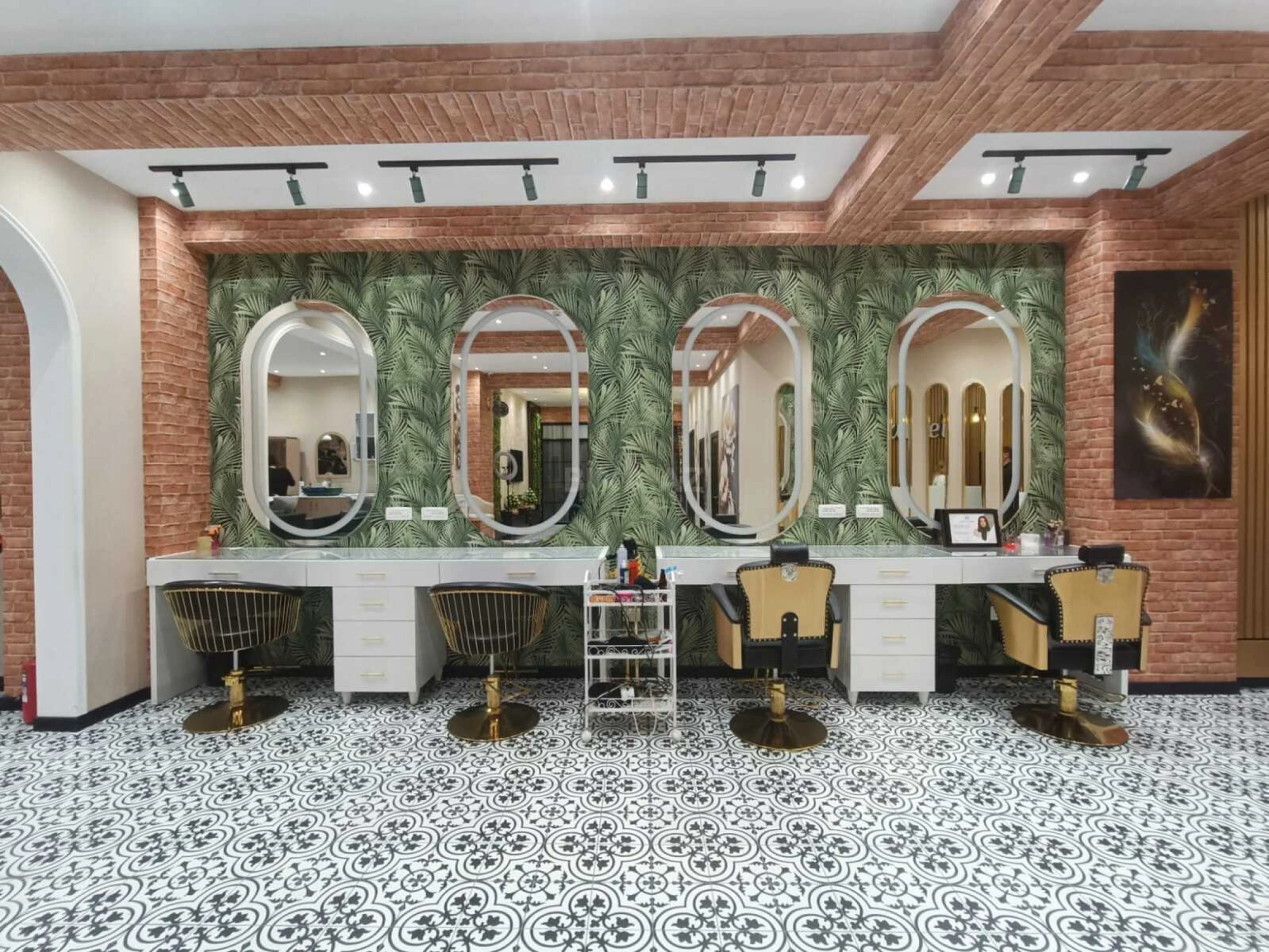 Satılır obyekt 200 m²