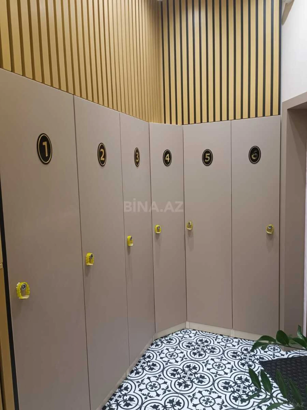 Satılır obyekt 200 m²