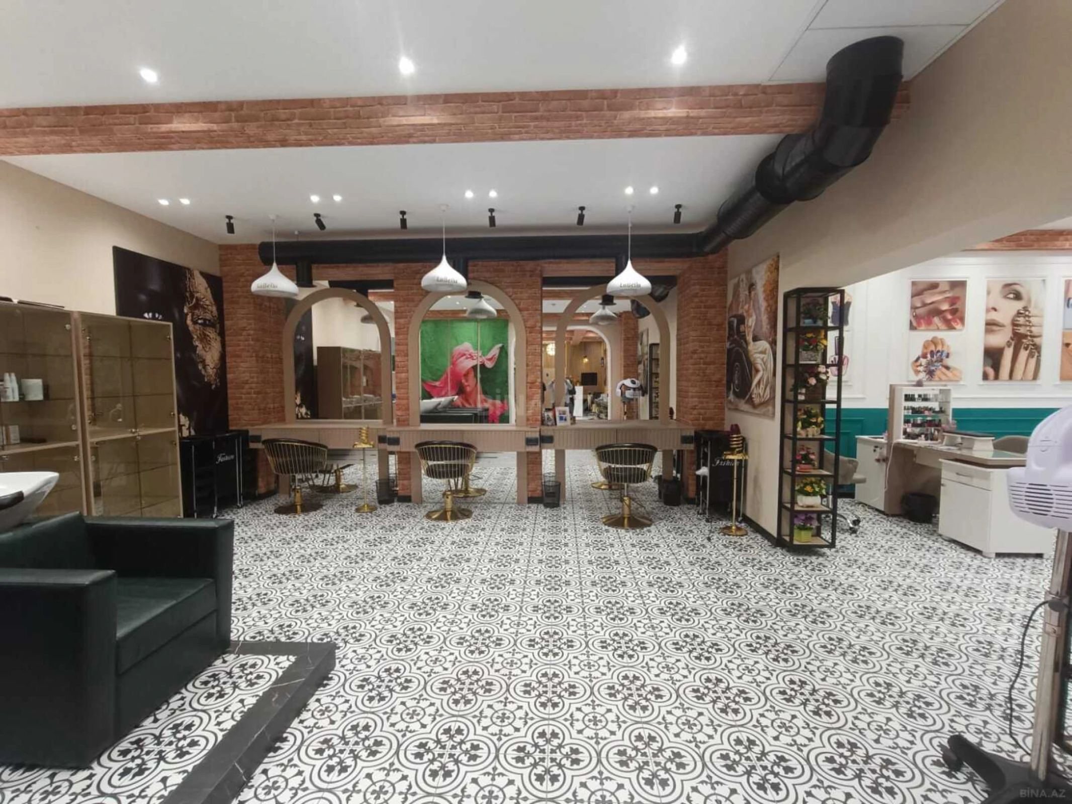 Satılır obyekt 200 m²