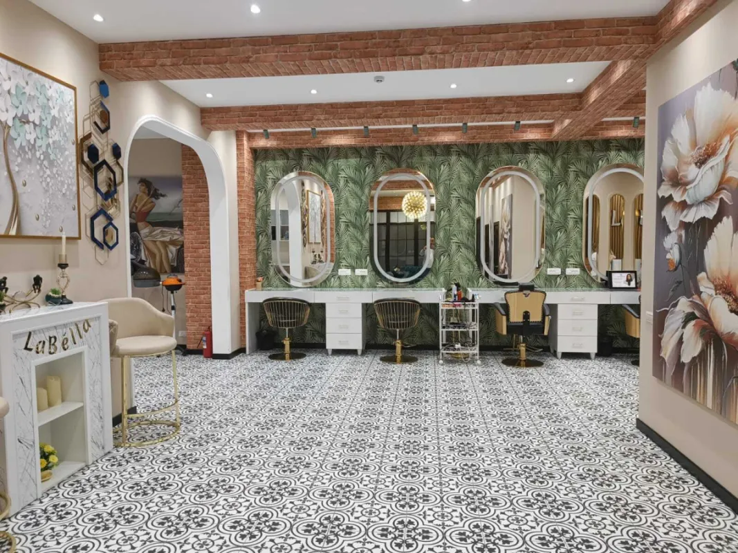 Satılır obyekt 200 m²