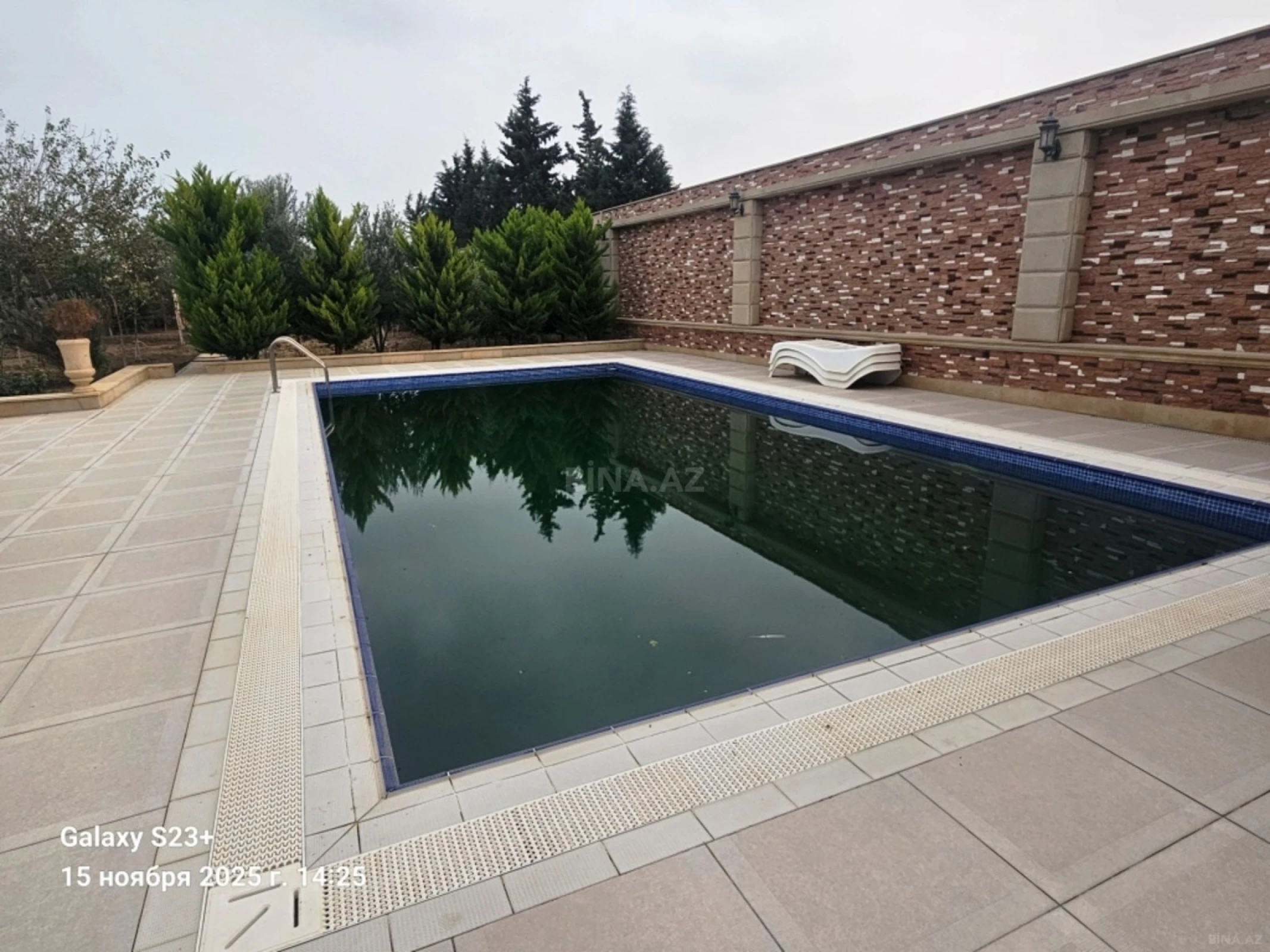 Satılır 6 otaqlı həyət evi 400 m²