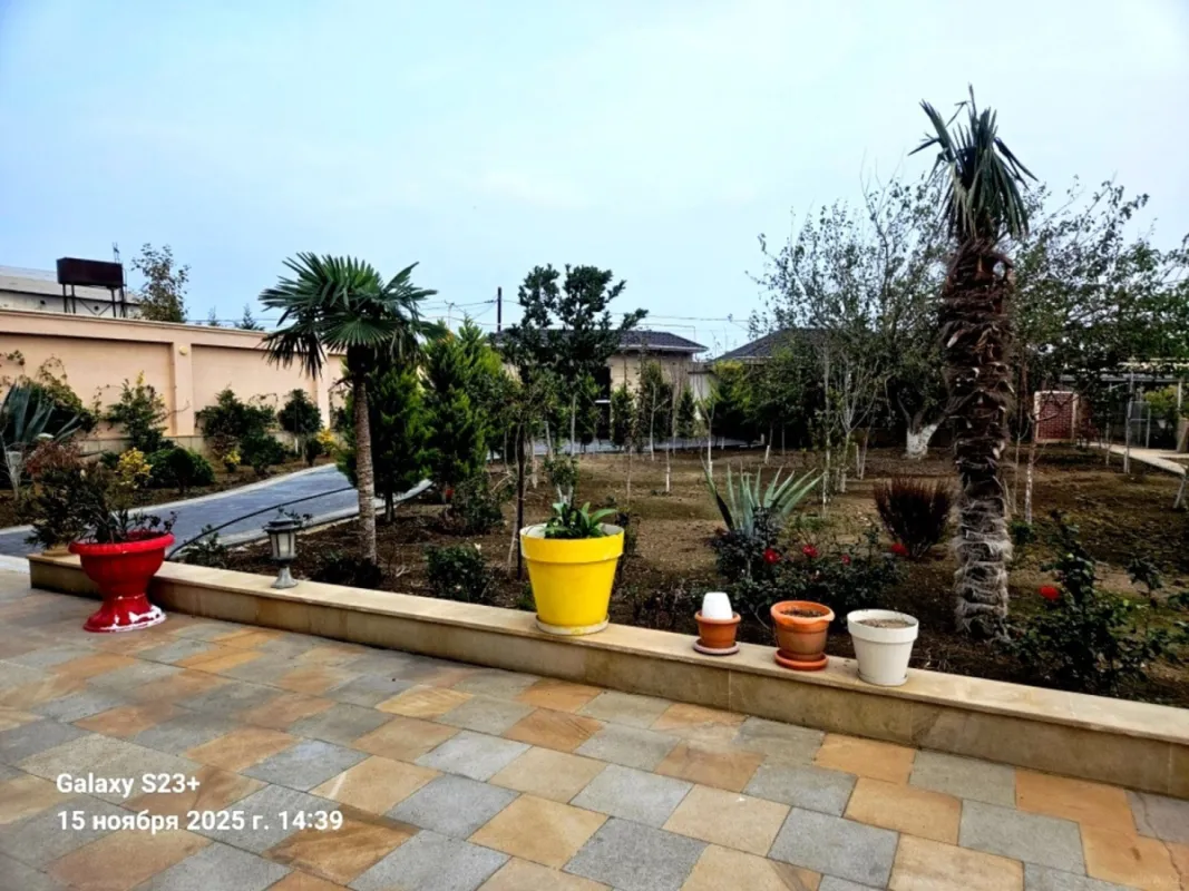 Satılır 6 otaqlı həyət evi 400 m²