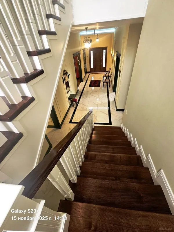 Satılır 6 otaqlı həyət evi 400 m²