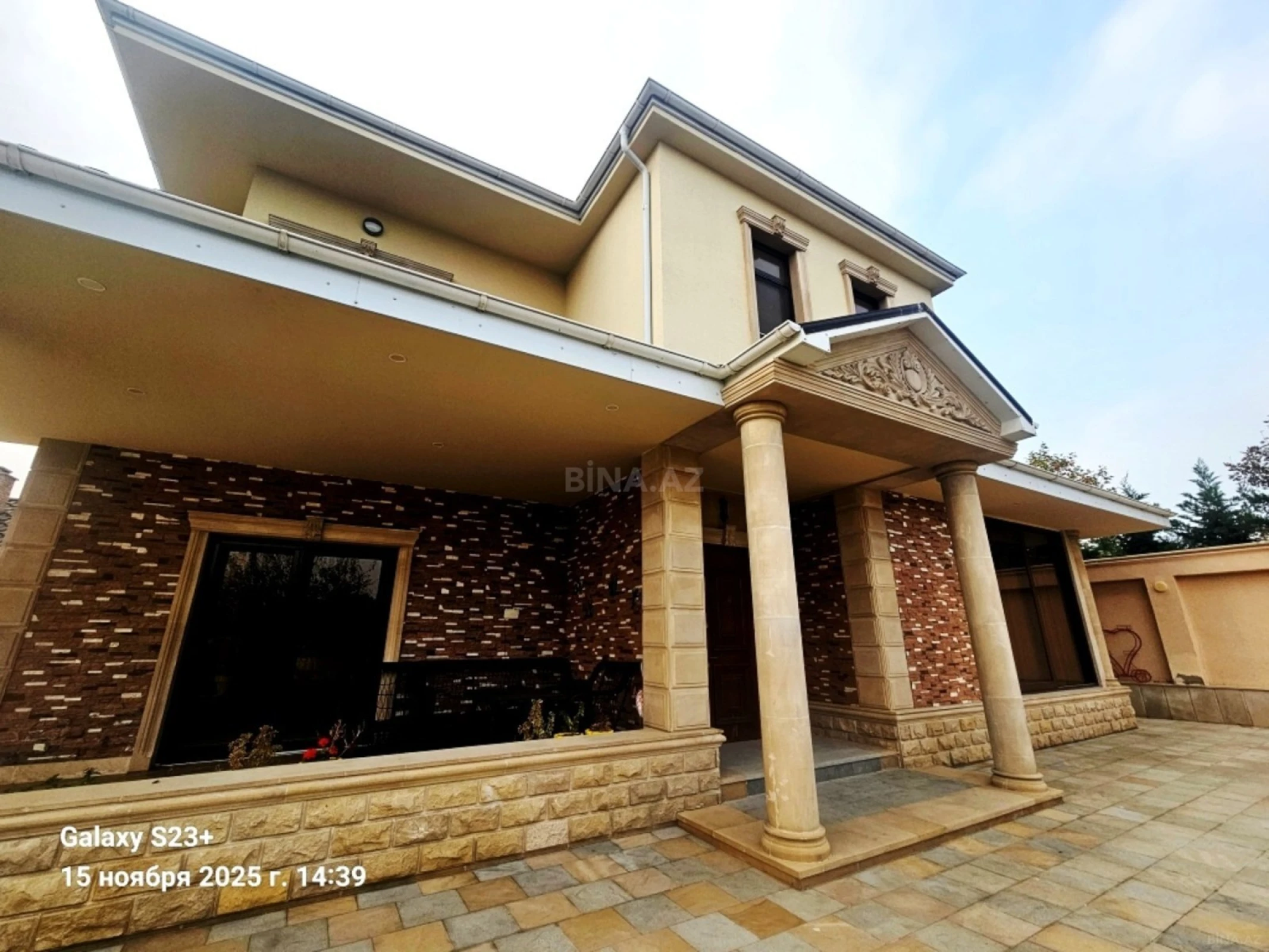 Satılır 6 otaqlı həyət evi 400 m²