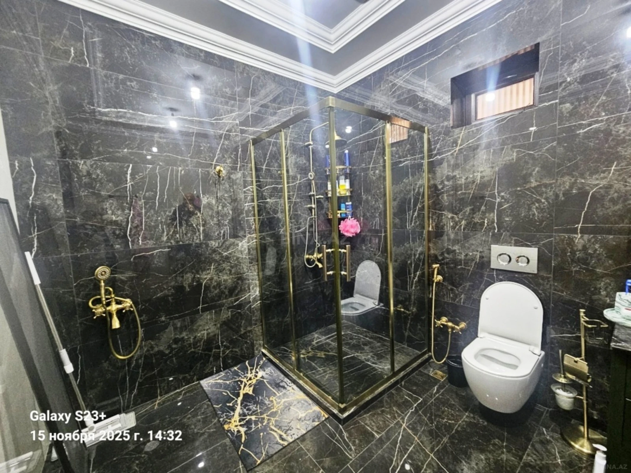 Satılır 6 otaqlı həyət evi 400 m²