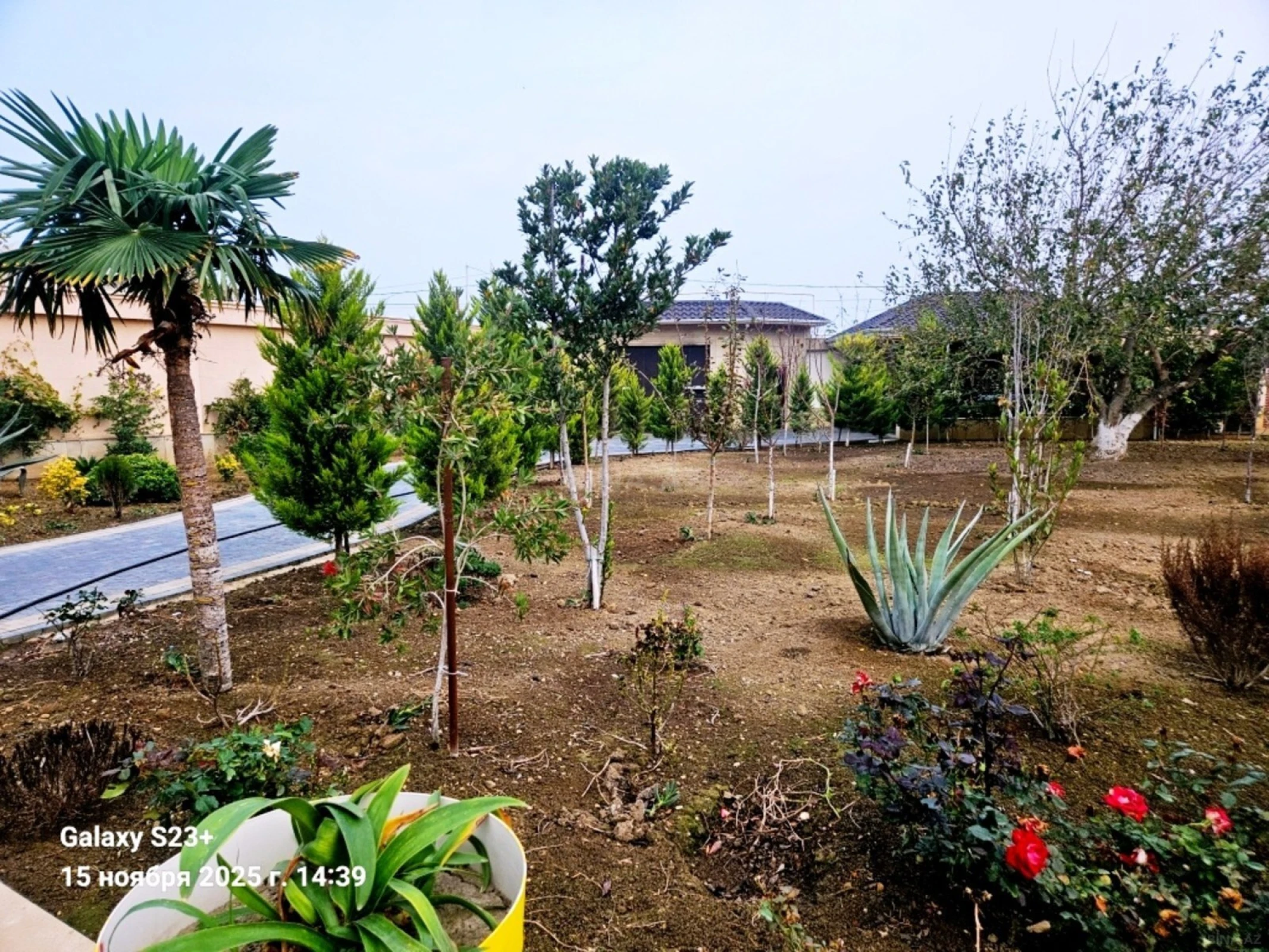 Satılır 6 otaqlı həyət evi 400 m²