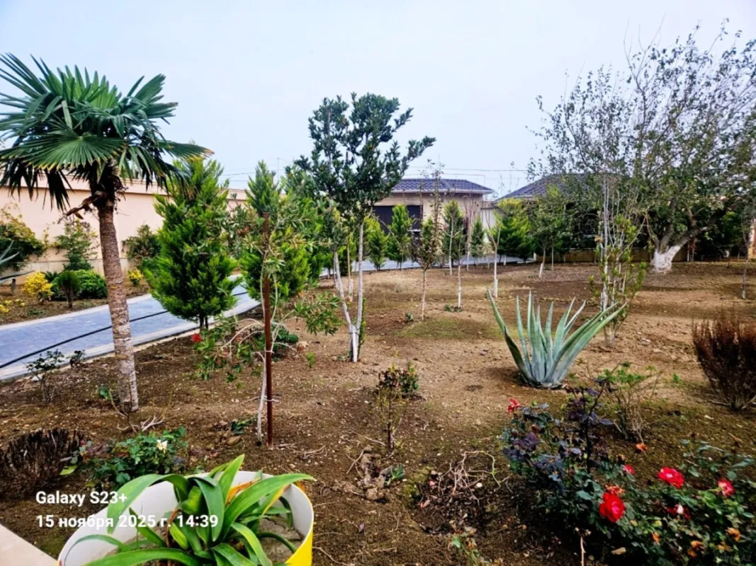 Satılır 6 otaqlı həyət evi 400 m²