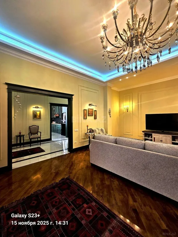 Satılır 6 otaqlı həyət evi 400 m²