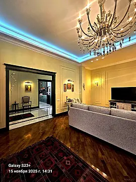 Satılır 6 otaqlı həyət evi 400 m²