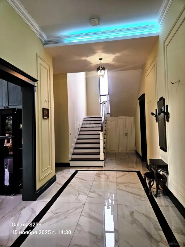 Satılır 6 otaqlı həyət evi 400 m²