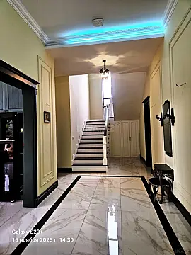 Satılır 6 otaqlı həyət evi 400 m²