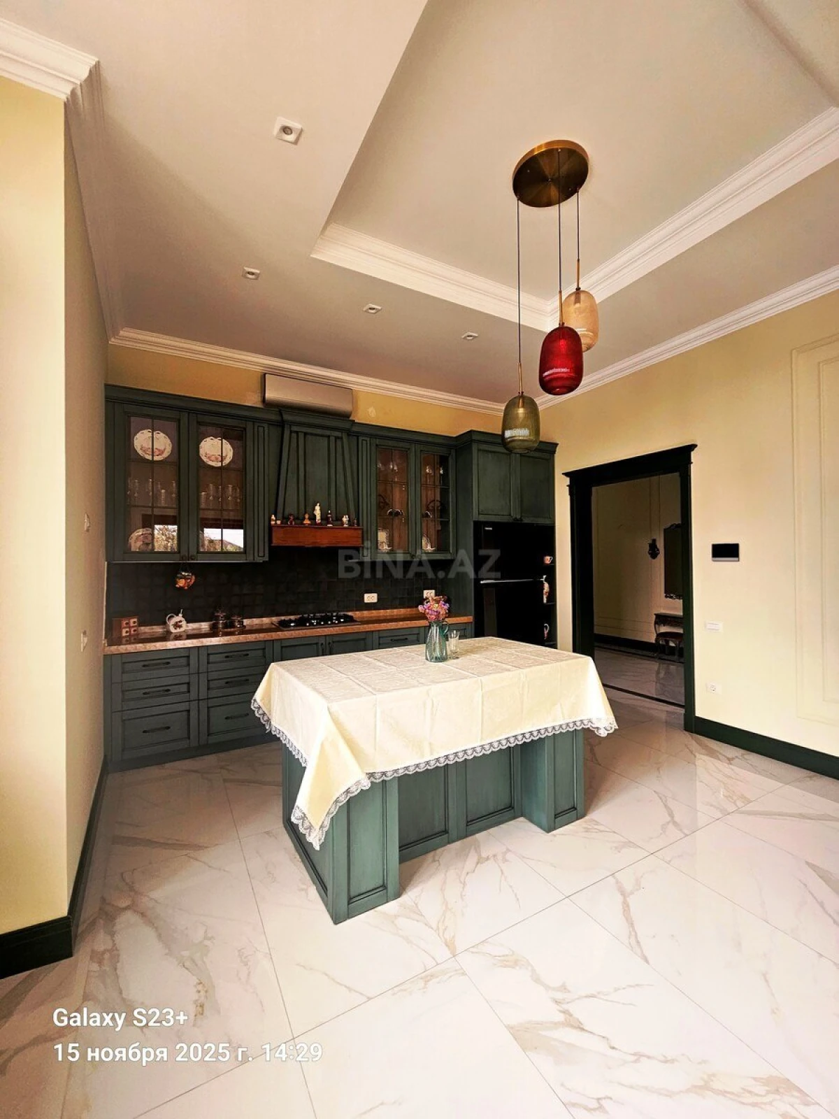 Satılır 6 otaqlı həyət evi 400 m²