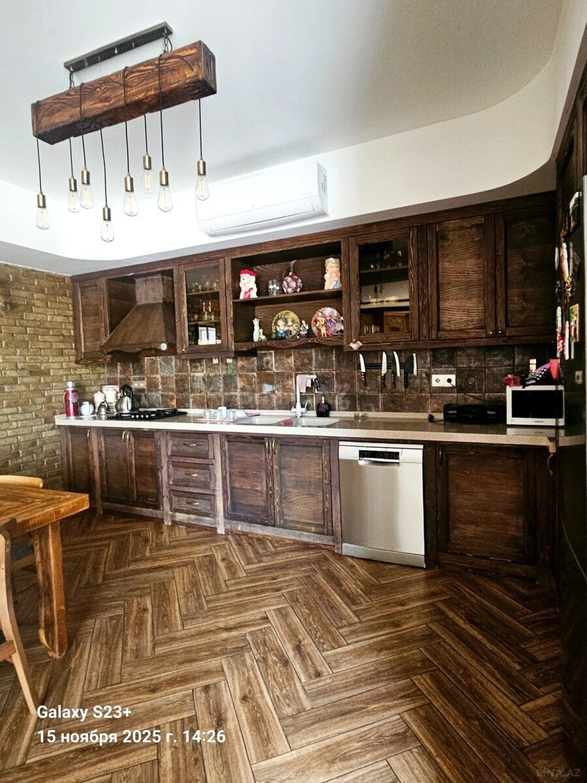 Satılır 6 otaqlı həyət evi 400 m²