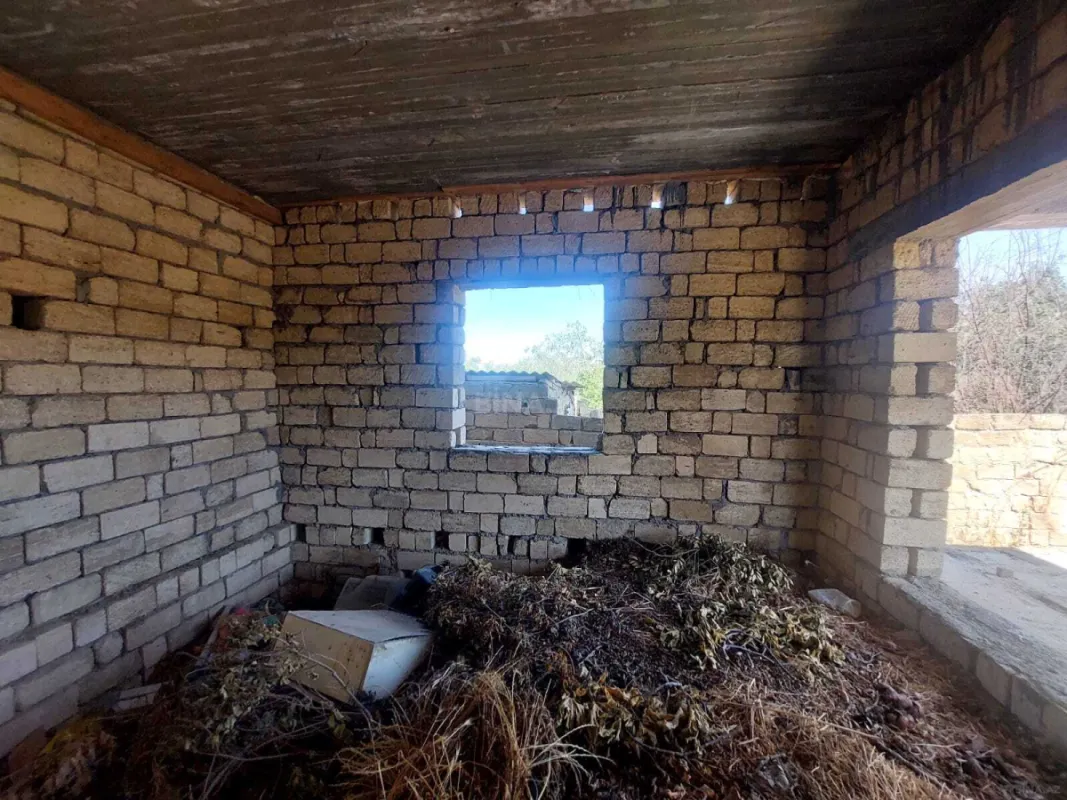 Satılır 8 otaqlı həyət evi 420 m²