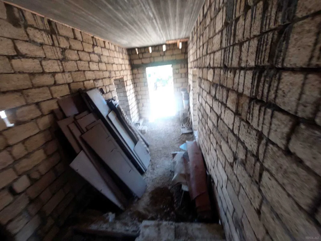 Satılır 8 otaqlı həyət evi 420 m²