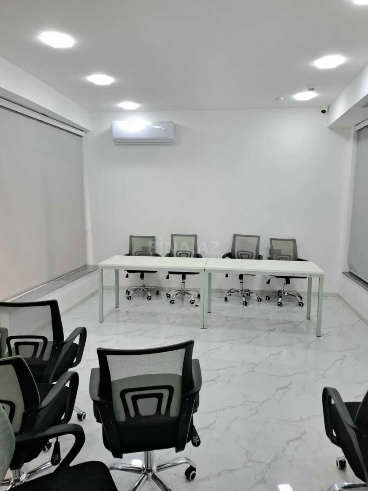 Kirayə verilir 16 otaqlı ofis 400 m²