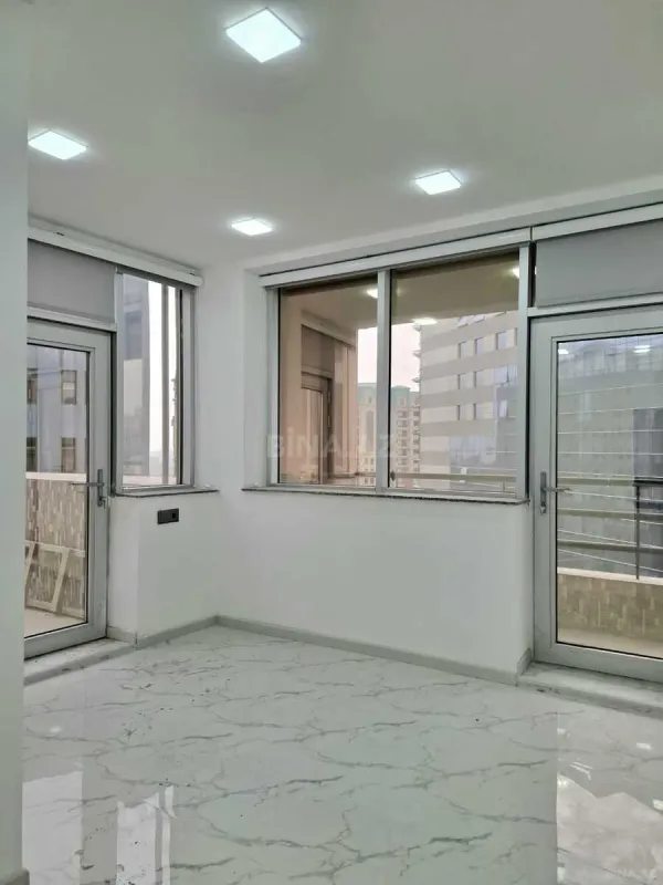 Kirayə verilir 16 otaqlı ofis 400 m²
