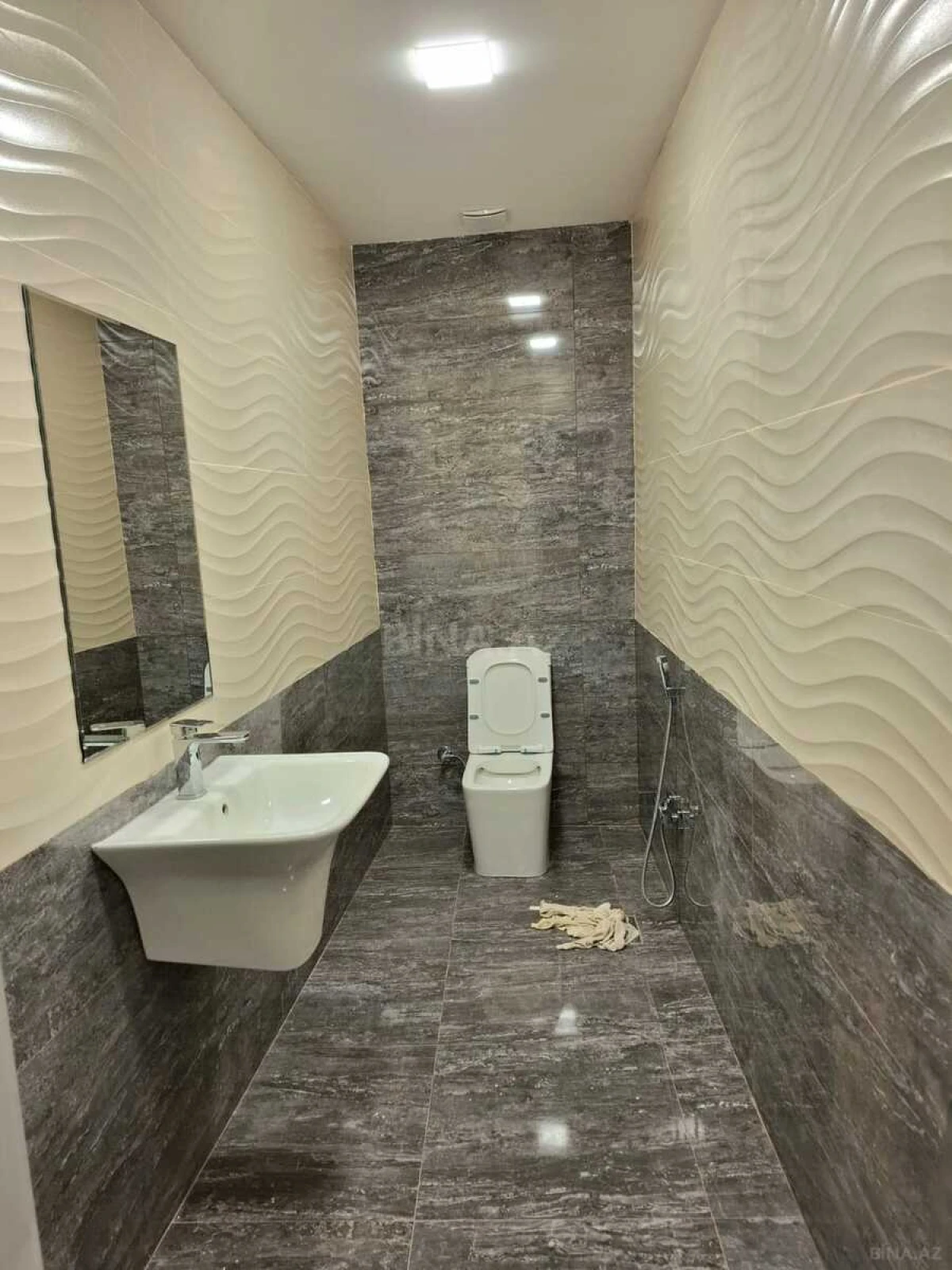 Kirayə verilir 16 otaqlı ofis 400 m²