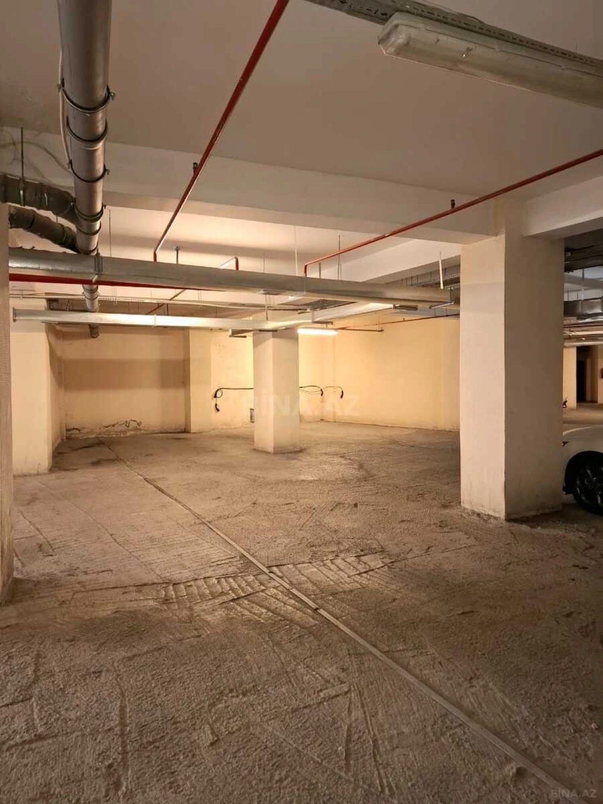 Kirayə verilir 16 otaqlı ofis 400 m²