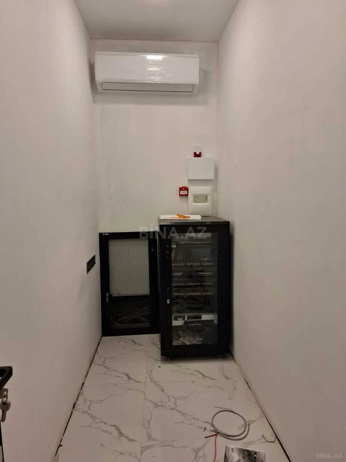 Kirayə verilir 16 otaqlı ofis 400 m²