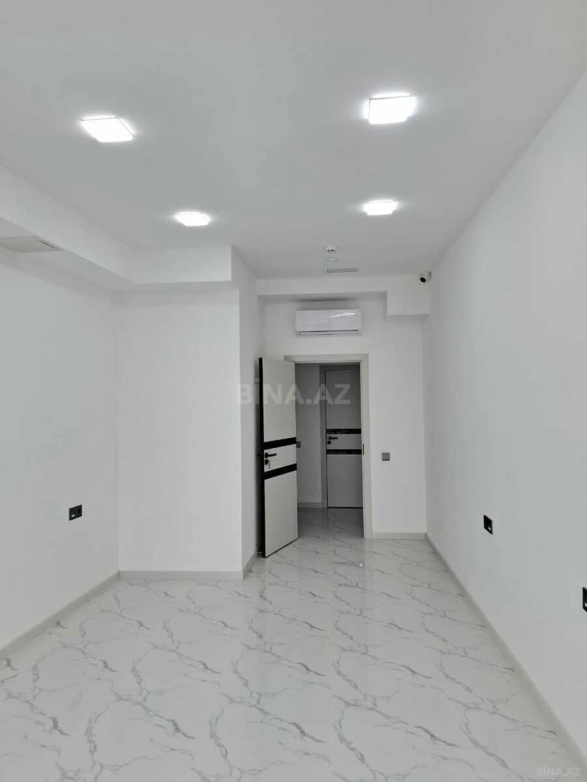 Kirayə verilir 16 otaqlı ofis 400 m²