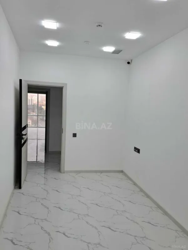 Kirayə verilir 16 otaqlı ofis 400 m²