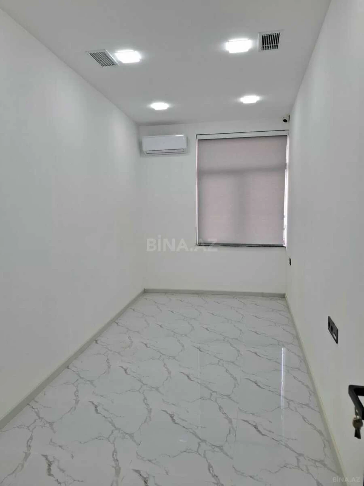 Kirayə verilir 16 otaqlı ofis 400 m²