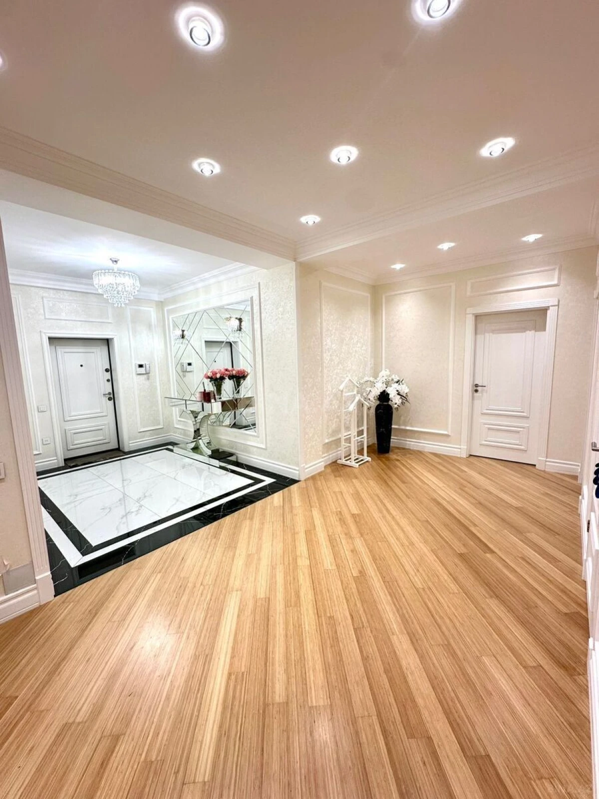 Satılır 3 otaqlı mənzil 150 m²