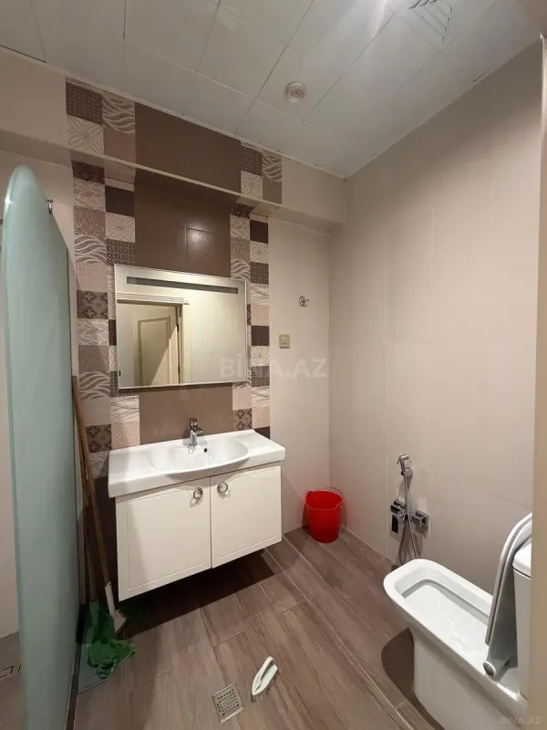 Satılır 3 otaqlı mənzil 141 m²