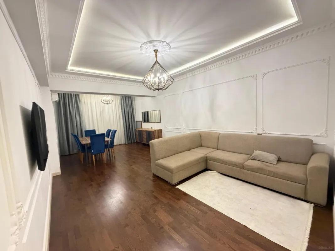 Satılır 3 otaqlı mənzil 141 m²