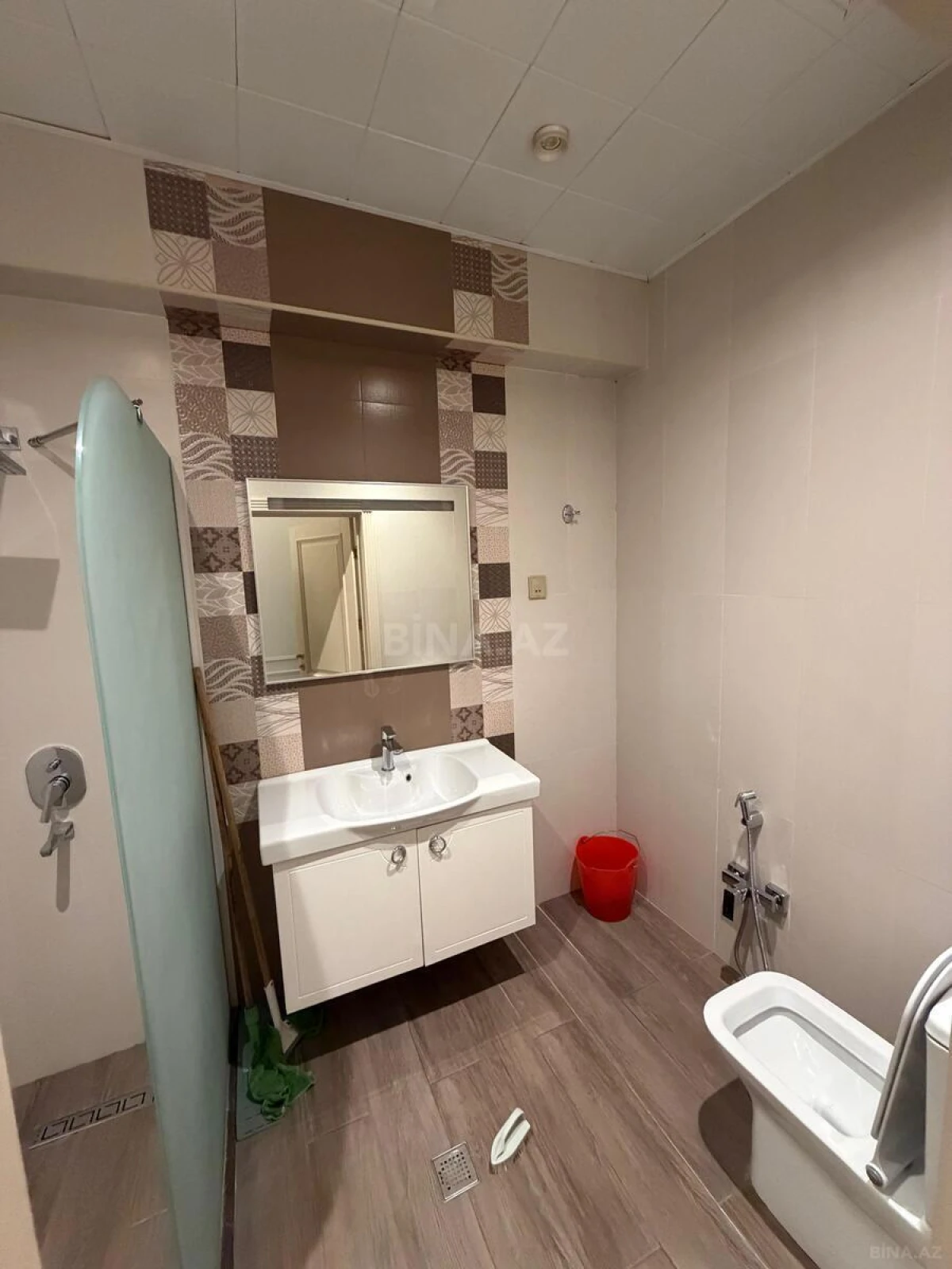 Satılır 3 otaqlı mənzil 141 m²