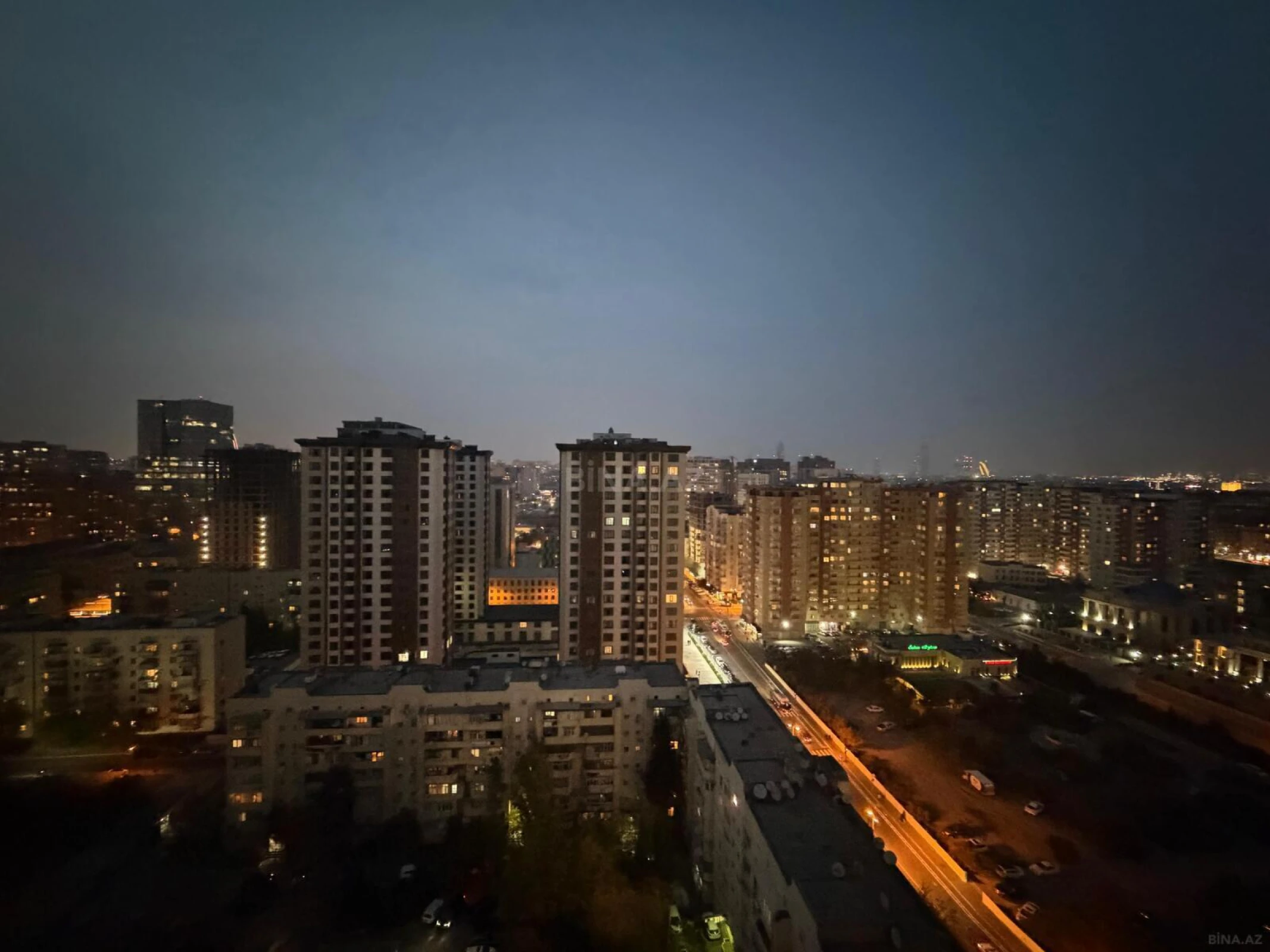 Satılır 3 otaqlı mənzil 141 m²