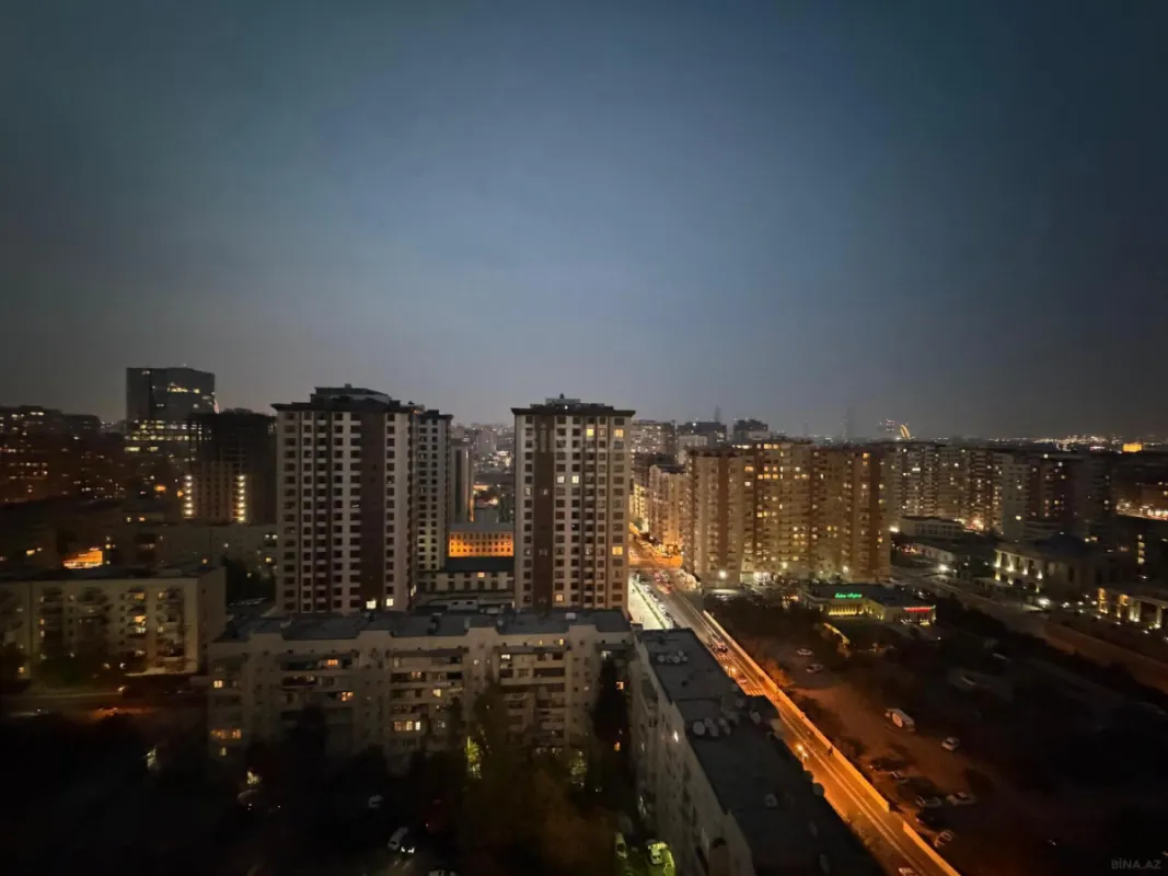 Satılır 3 otaqlı mənzil 141 m²