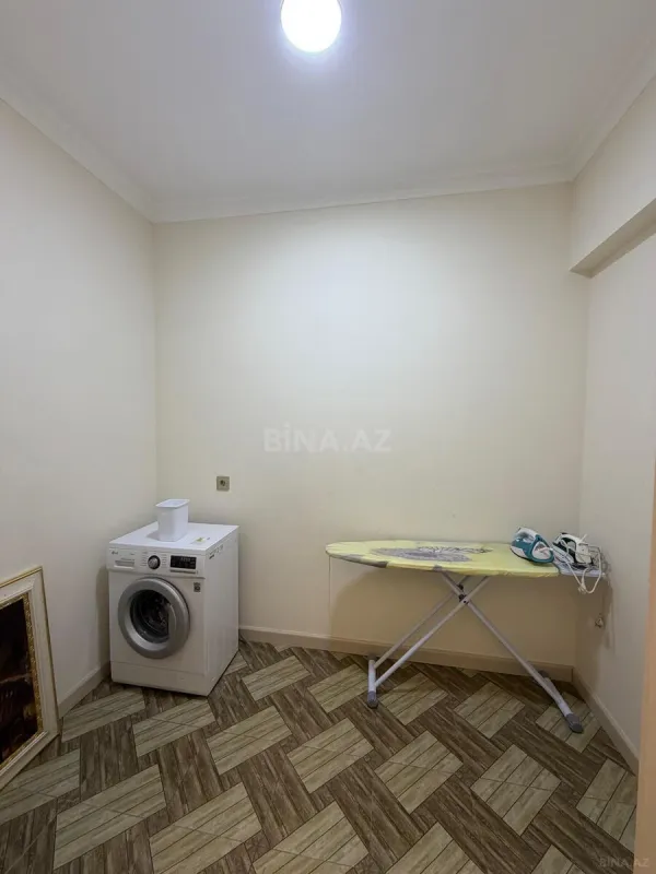 Satılır 3 otaqlı mənzil 141 m²