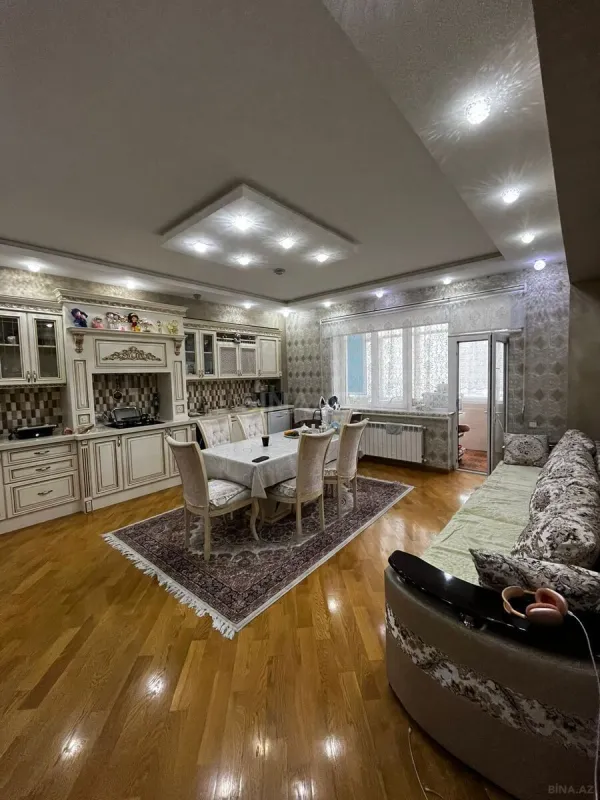 Satılır 3 otaqlı mənzil 155 m²