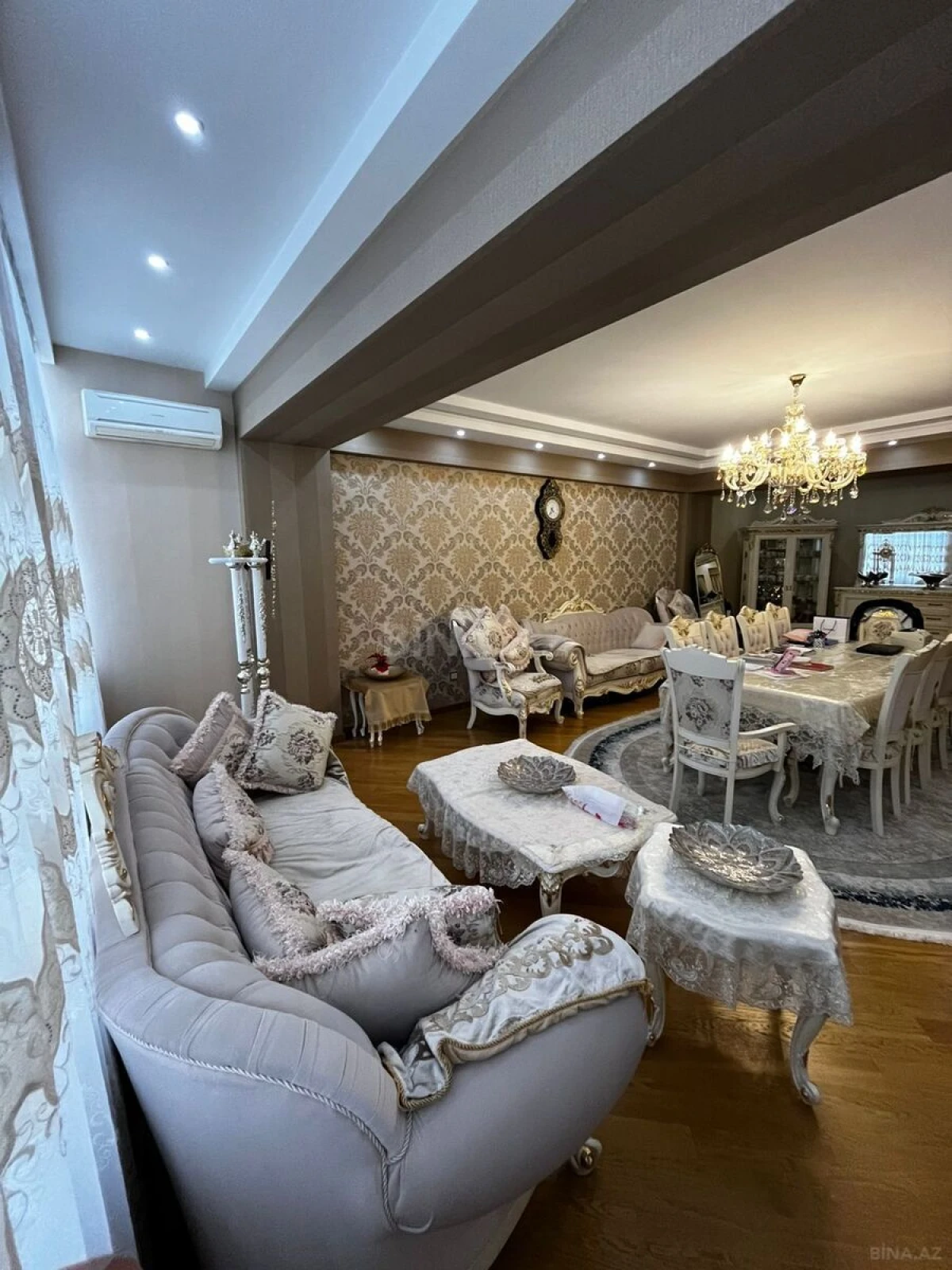 Satılır 3 otaqlı mənzil 155 m²