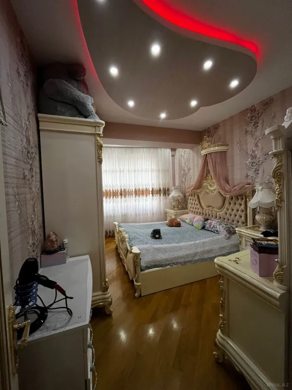 Satılır 3 otaqlı mənzil 155 m²