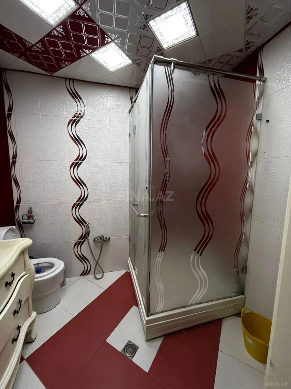 Satılır 3 otaqlı mənzil 155 m²