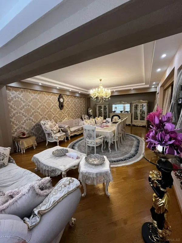 Satılır 3 otaqlı mənzil 155 m²