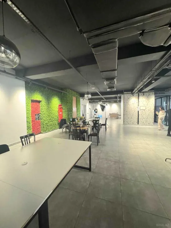 Satılır obyekt 440 m²