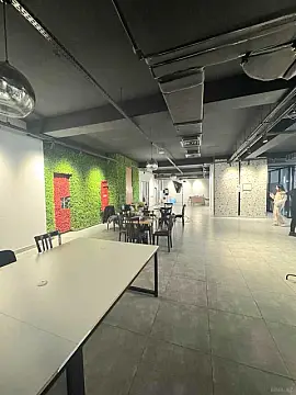 Satılır obyekt 440 m²