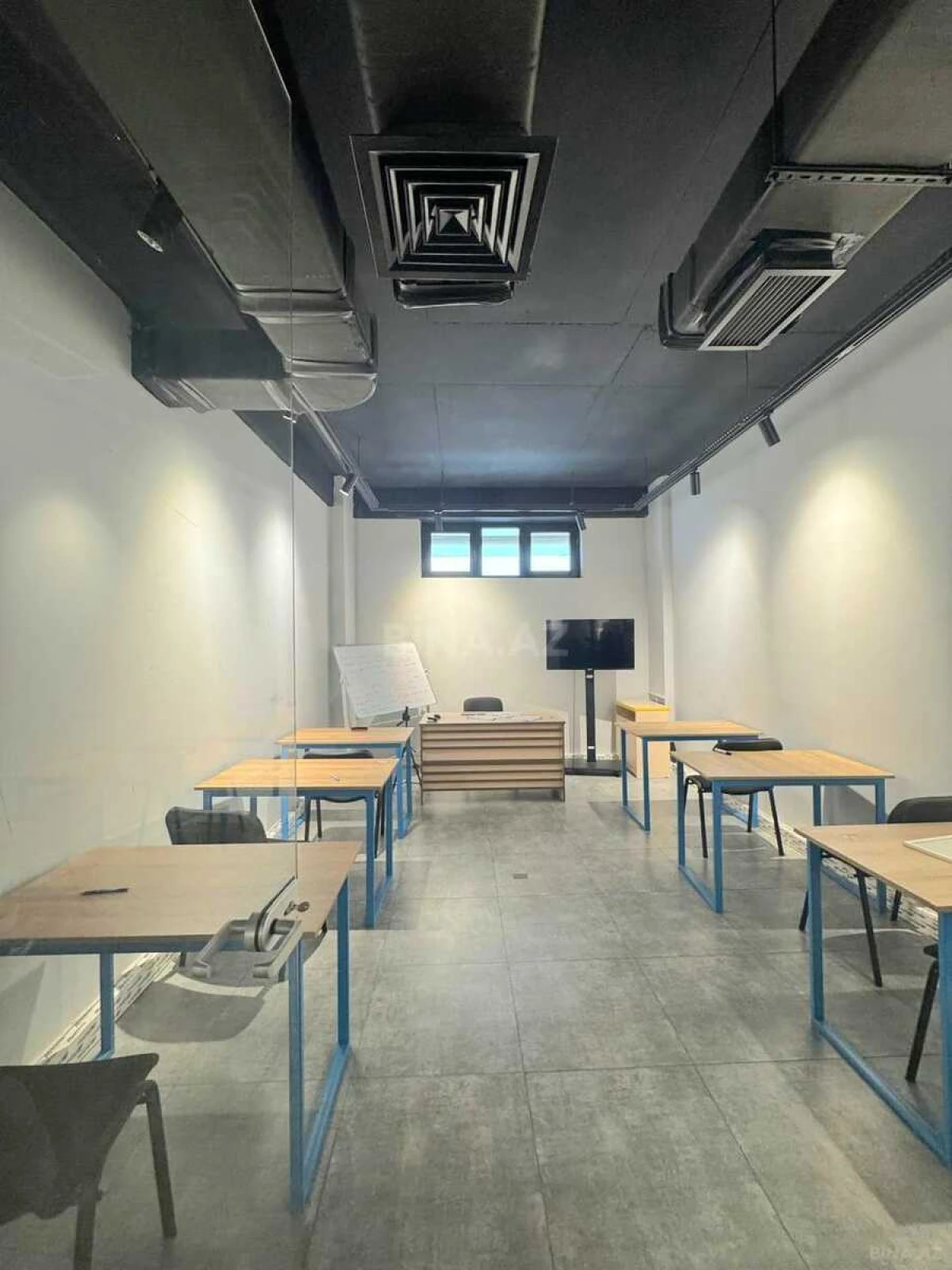 Satılır obyekt 440 m²