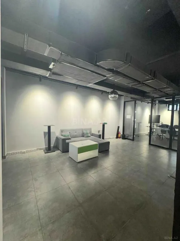 Satılır obyekt 440 m²