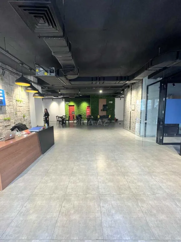 Satılır obyekt 440 m²