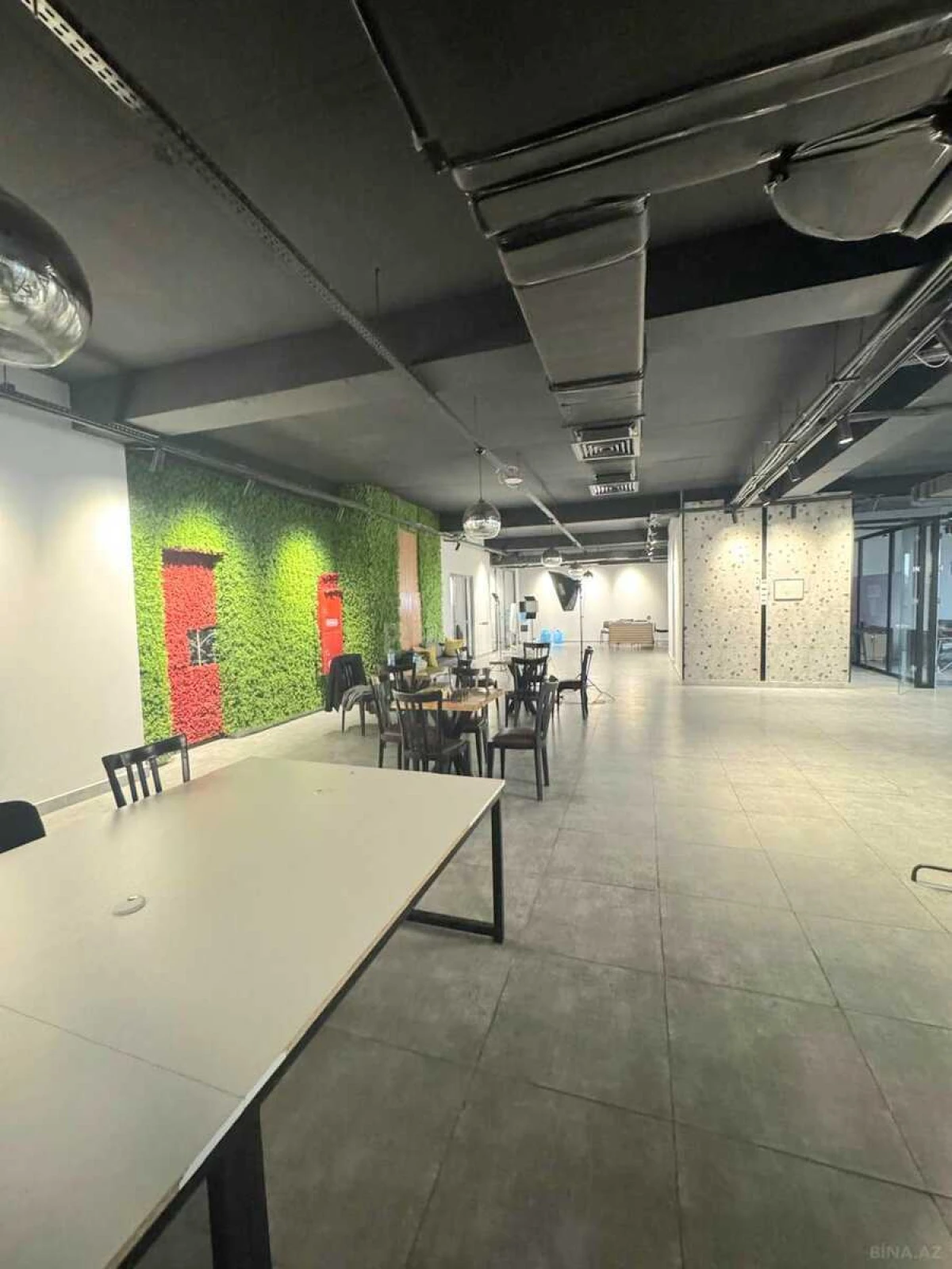 Satılır obyekt 440 m²