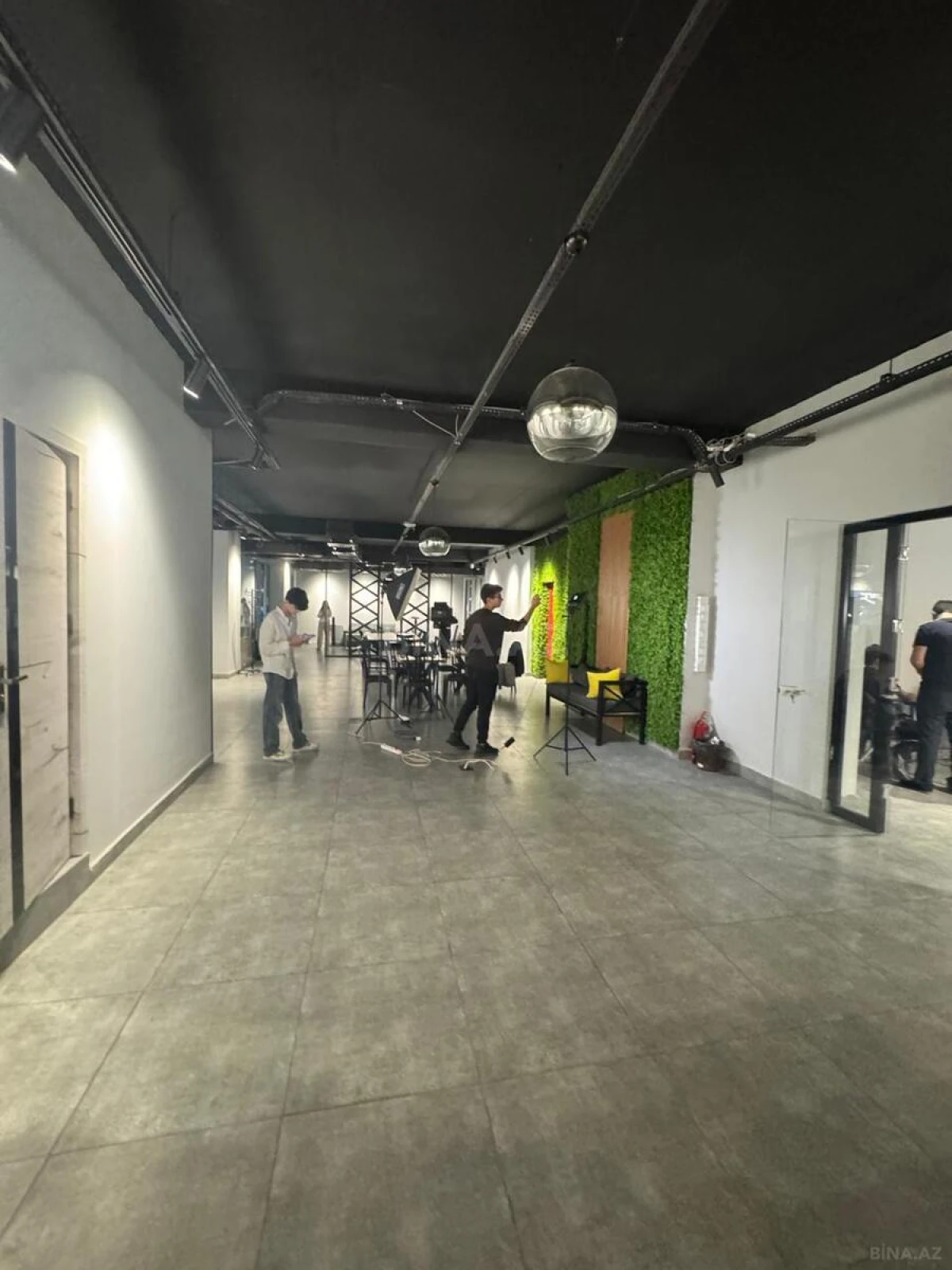 Satılır obyekt 440 m²