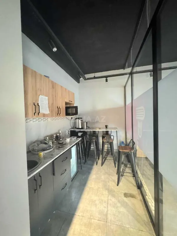 Satılır obyekt 440 m²